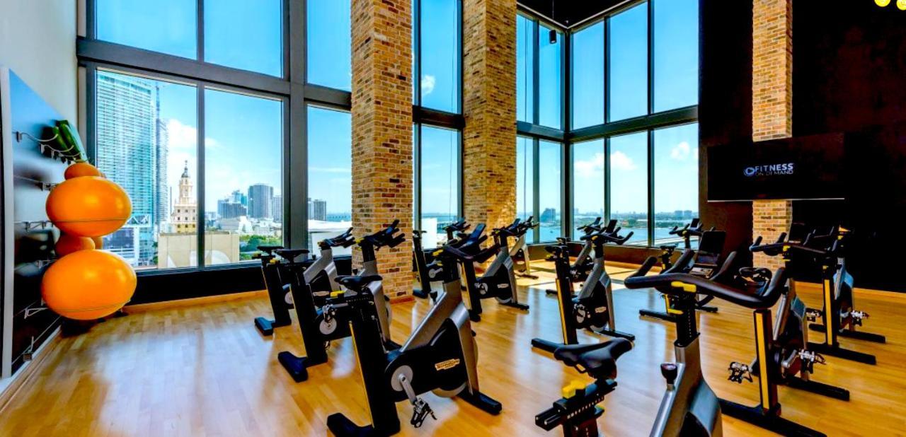 Experience The Perfect Life!! Centrally Located Luxury Condo! Apartamento